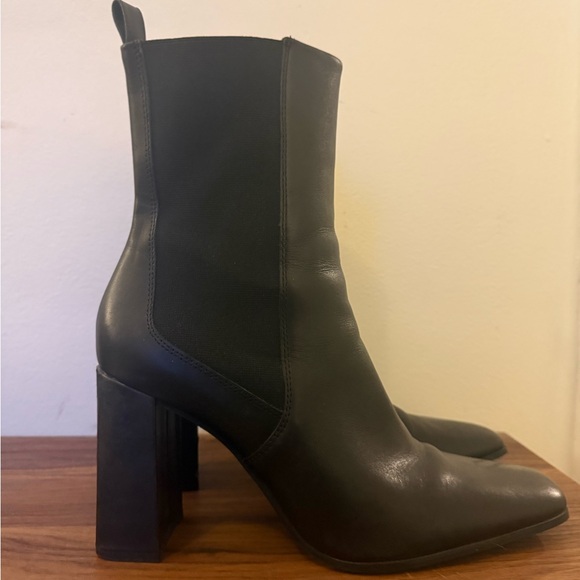 Black leather ankle boots - Picture 3 of 8